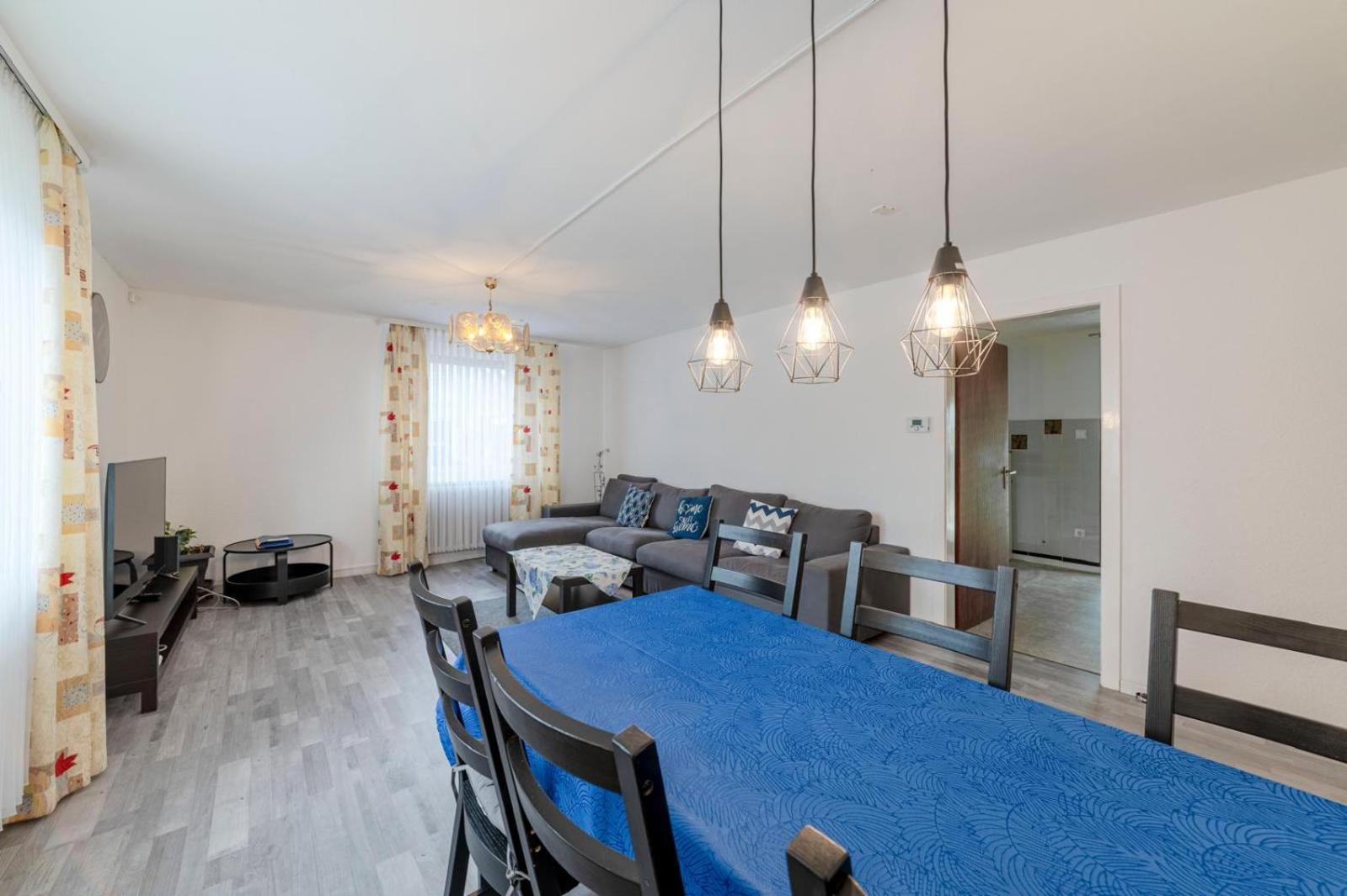 Cozy Villa With Garden, Balcony And Parking Area In Duesseldorf Kültér fotó