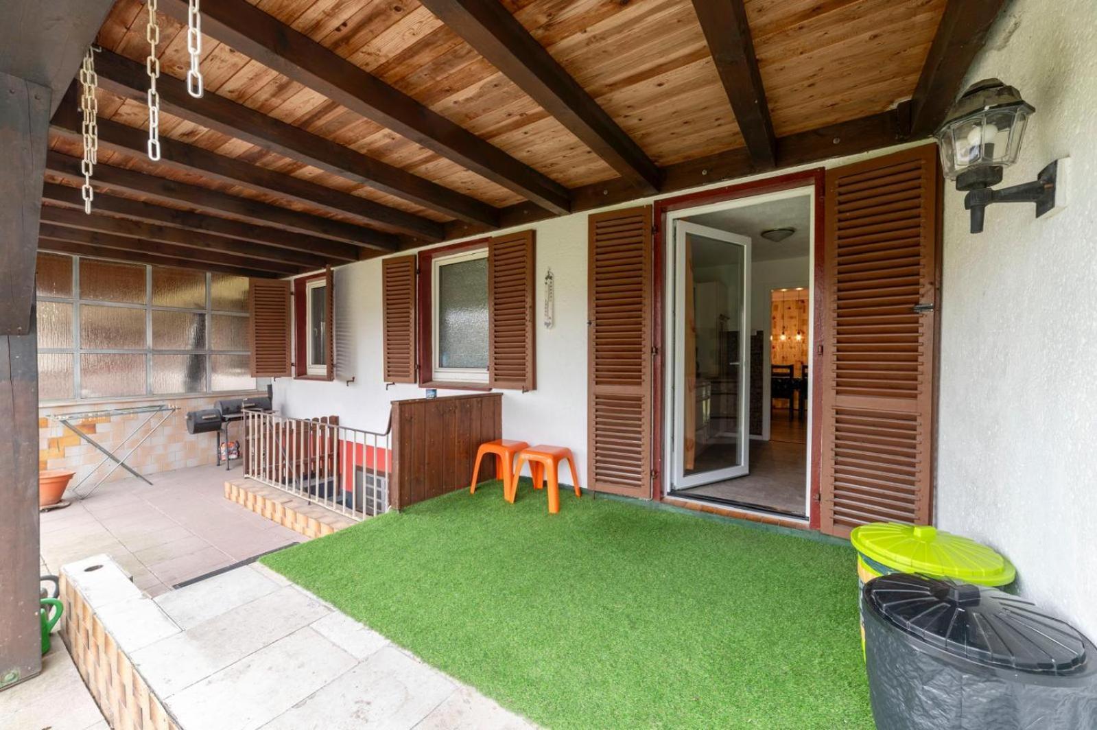 Cozy Villa With Garden, Balcony And Parking Area In Duesseldorf Kültér fotó
