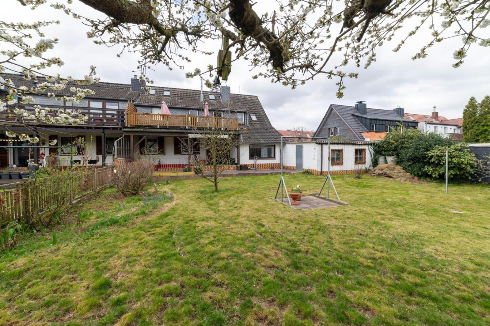 Cozy Villa With Garden, Balcony And Parking Area In Duesseldorf Kültér fotó